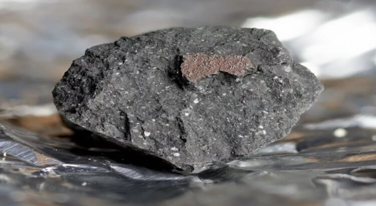 Фото - Метеорит возрастом 4,6 миллиарда лет может рассказать о происхождении воды на Земле